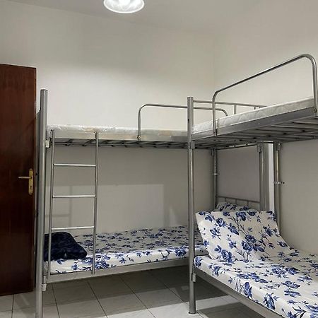 Brand New Boys Hostel 5 Min Walk From Burjuman Metro Station Exit-4 With All Brand New Furnishings & Free Facilities Dubai Eksteriør bilde